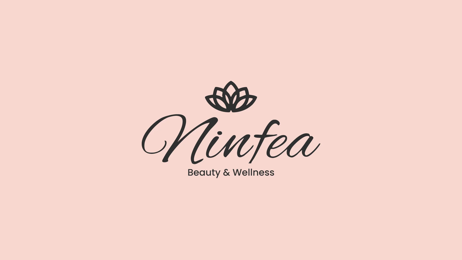 Logotipo Ninfea Beauty & Wellness su fondo rosa cipria
